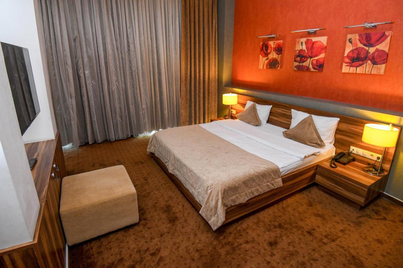 Avenue Hotel Baku By Smart Bagian luar foto
