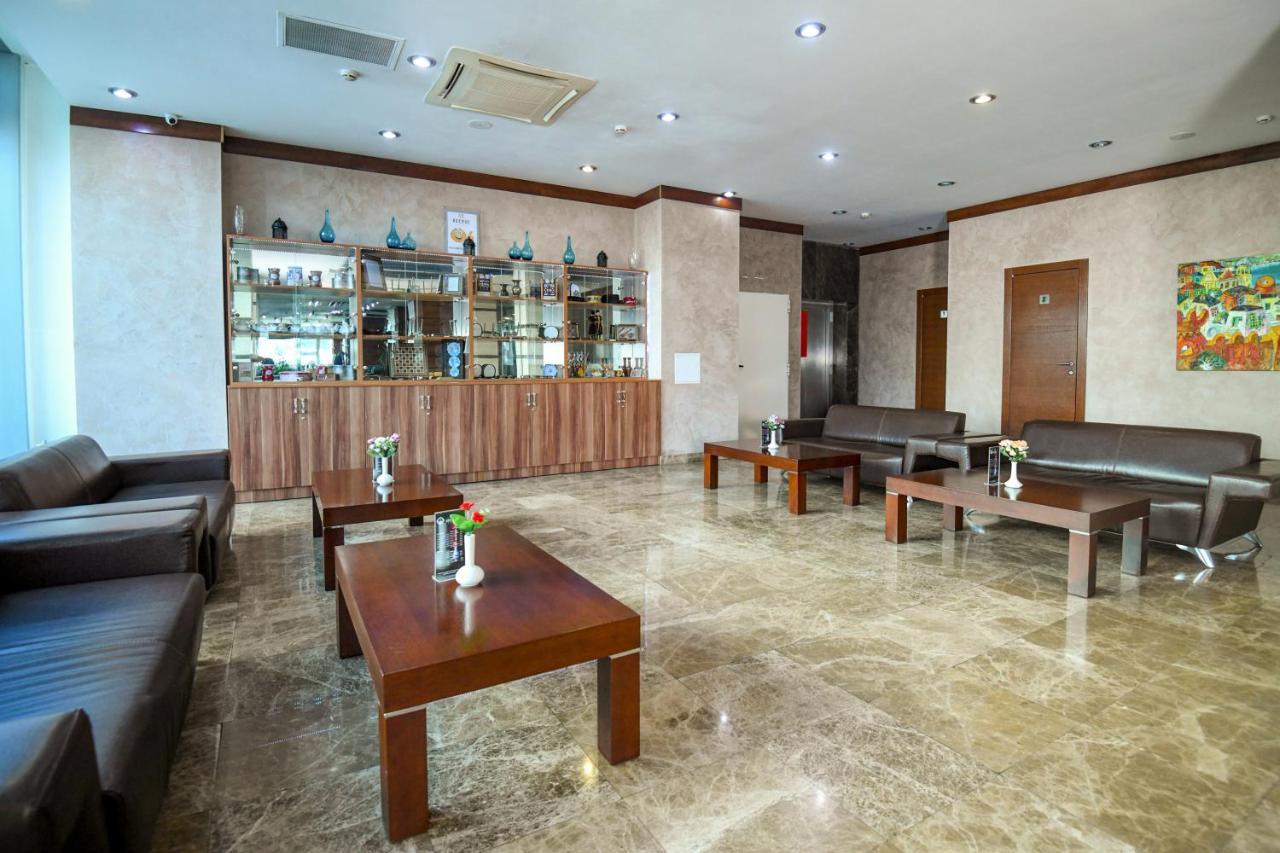 Avenue Hotel Baku By Smart Bagian luar foto