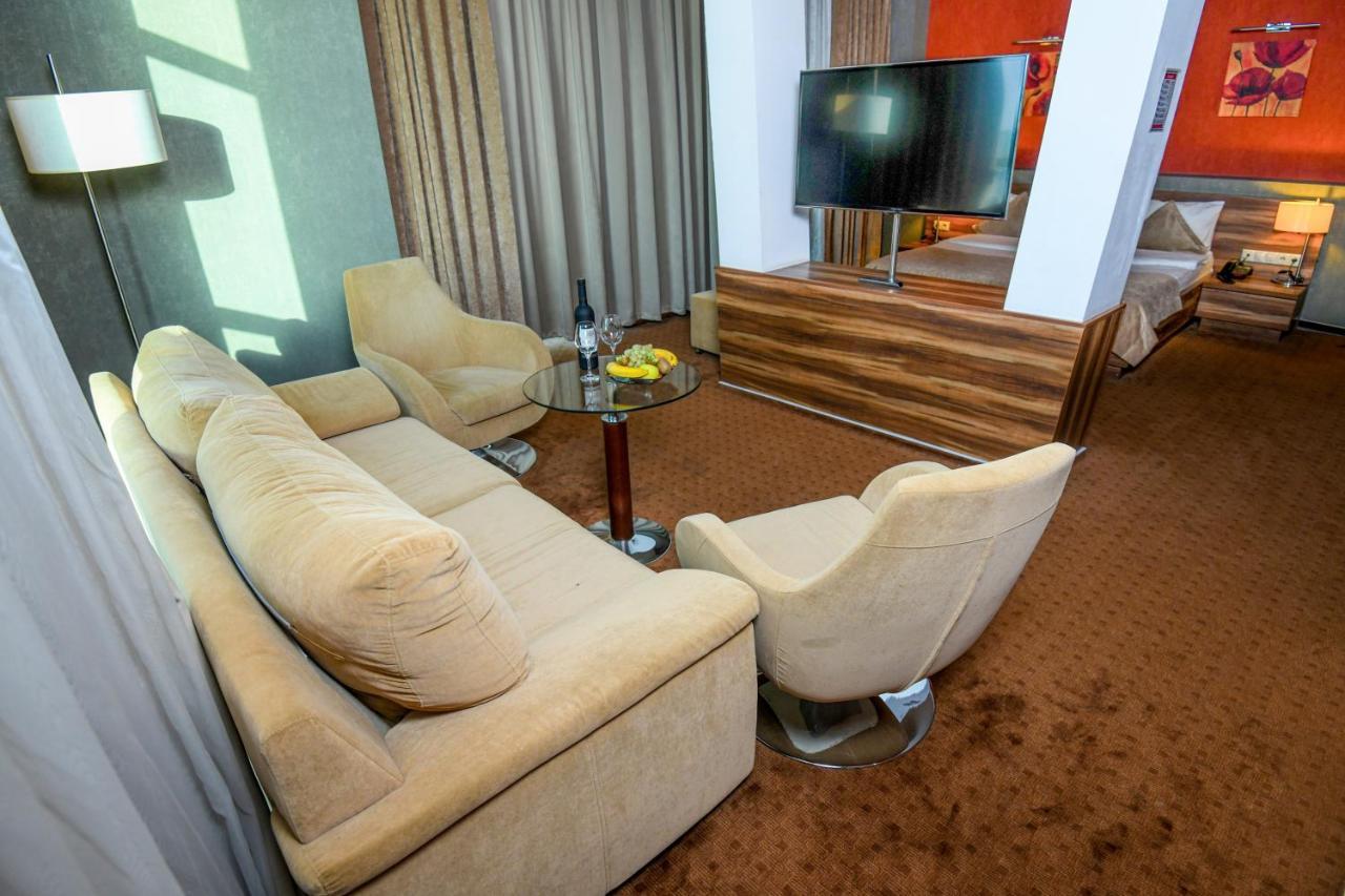 Avenue Hotel Baku By Smart Bagian luar foto