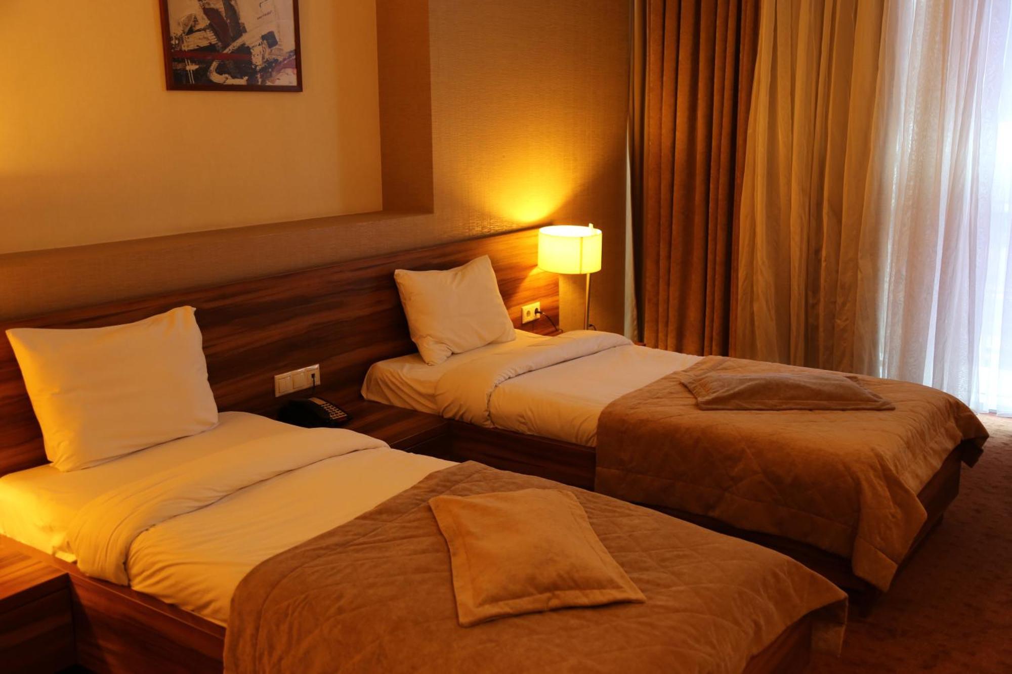 Avenue Hotel Baku By Smart Bagian luar foto